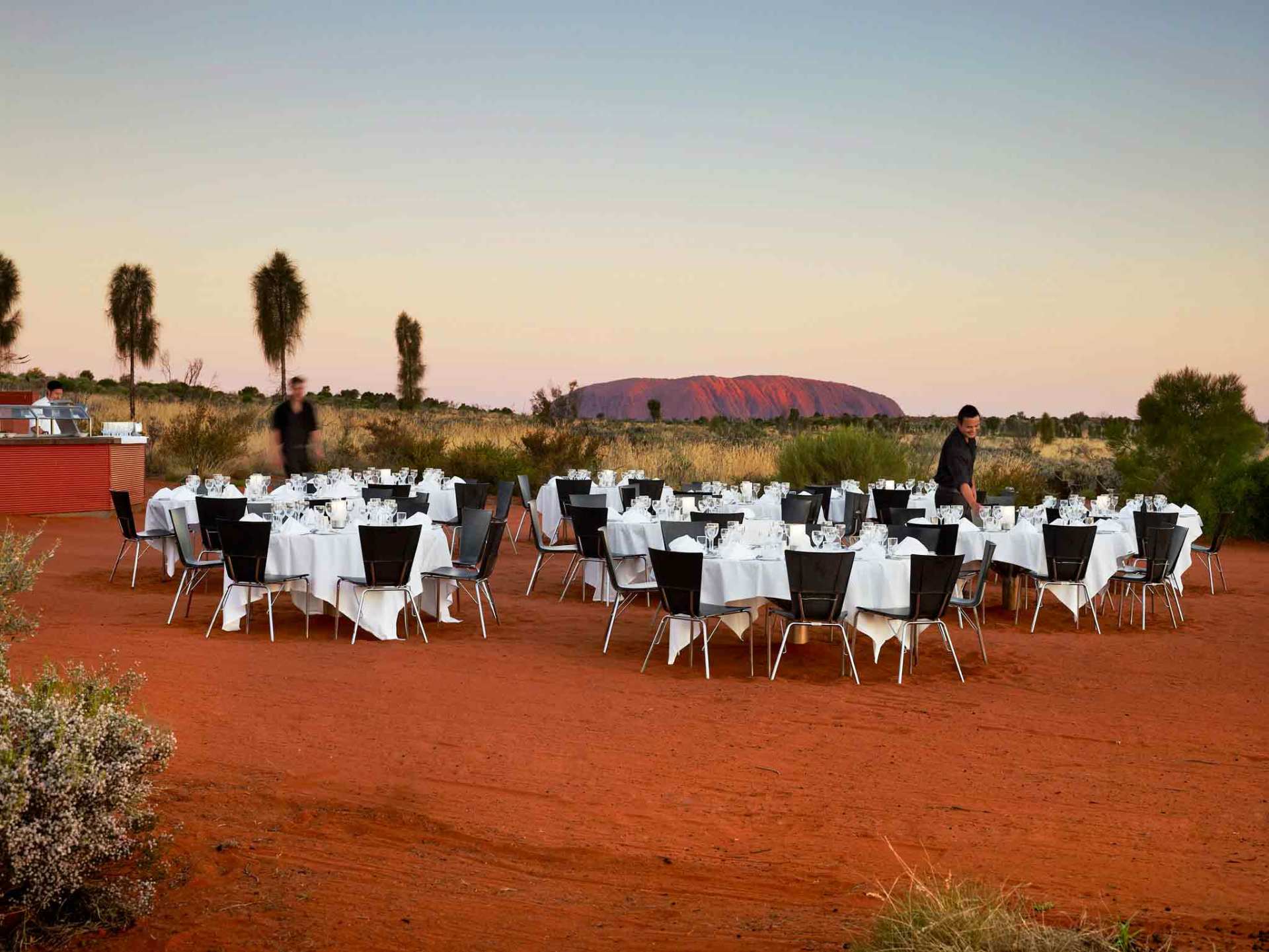 Ristorante immerso in un paesaggio desertico