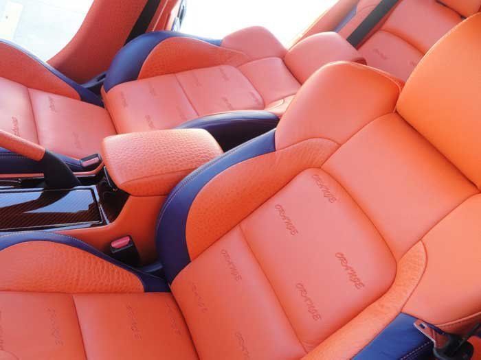 orange seats with bloue