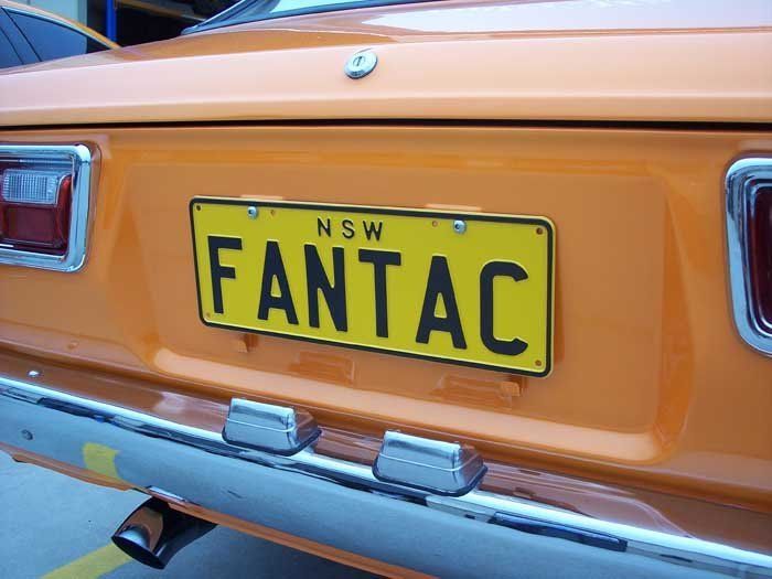 yellow fantac license plate