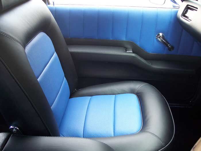 blue and black padded car seat