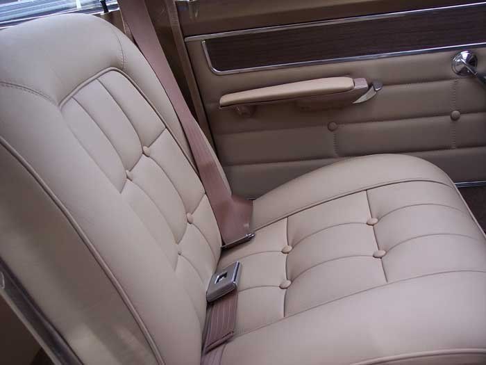 a tan car seat