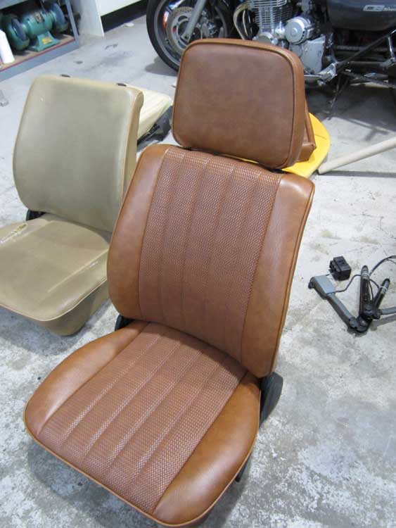 light brown single car seat
