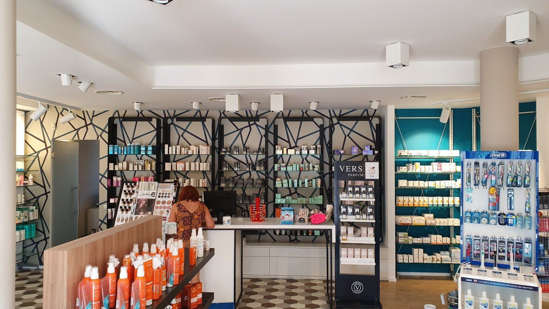 attività commerciale con elementi in cartongesso a Bergamo