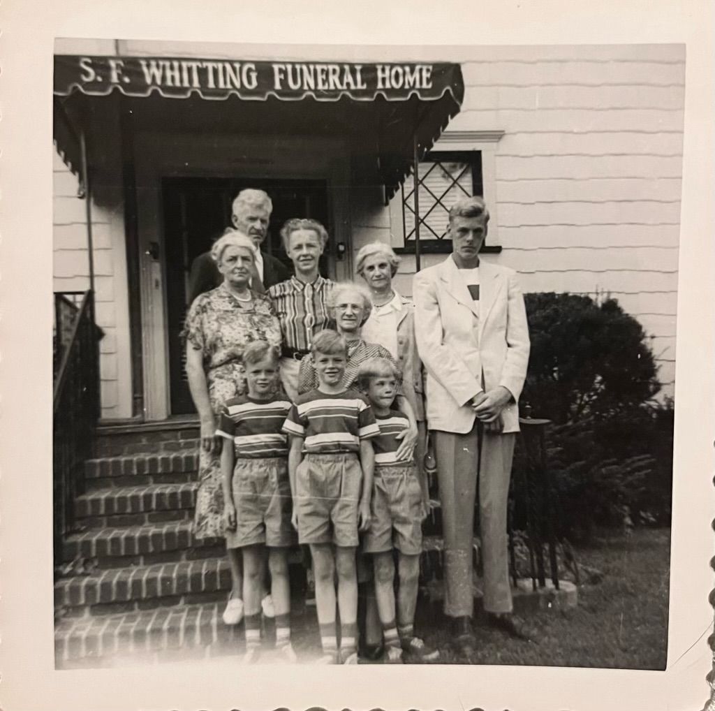 Whitting Funeral Home, Whitting Family in Sea Cliff in 1950