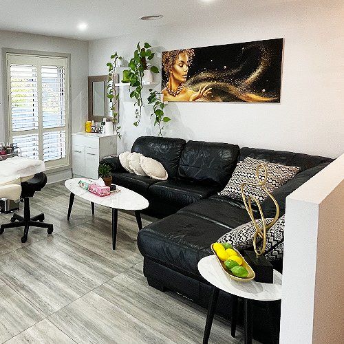 beauty salons lounge for eyelash extensions in Canberra