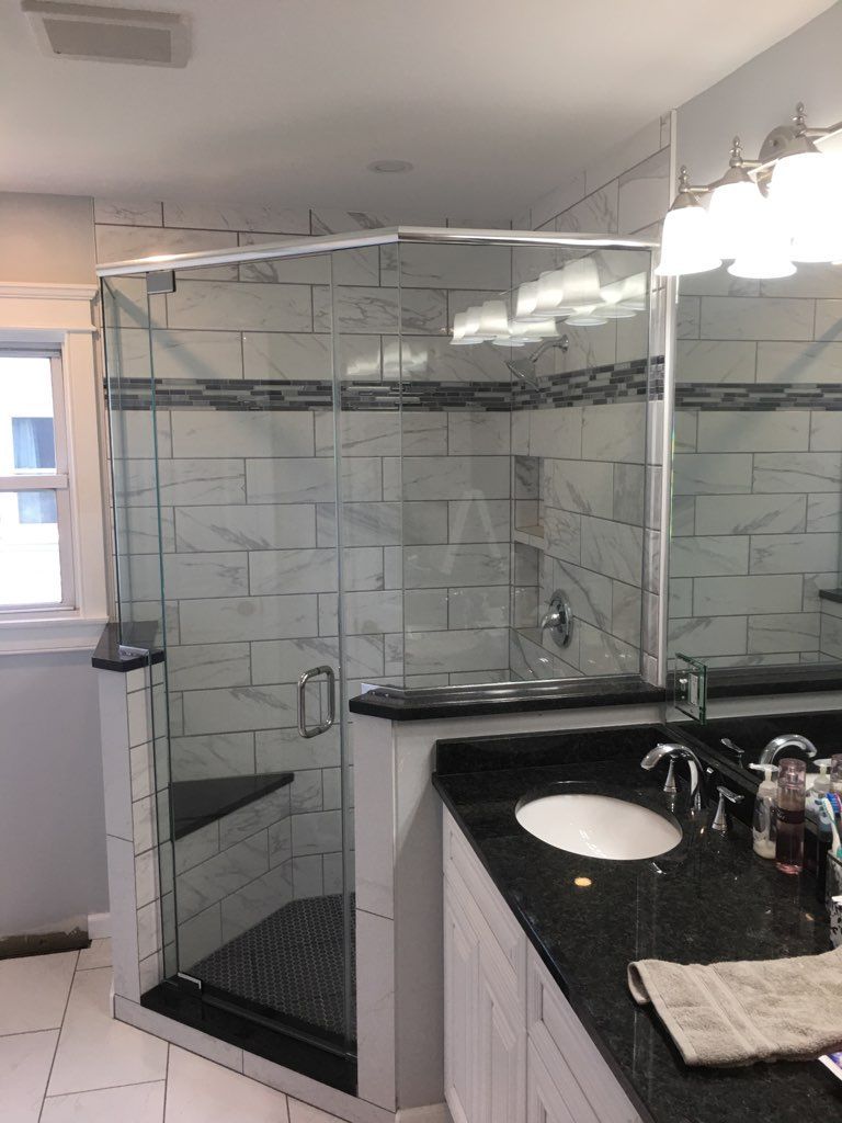 Neo-angle shower enclosure