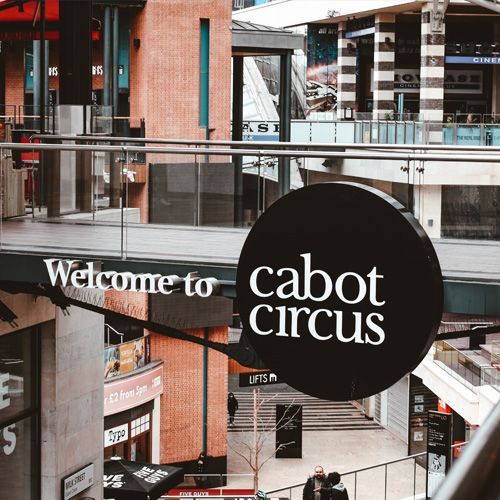 A sign that says welcome to cabot circus on it