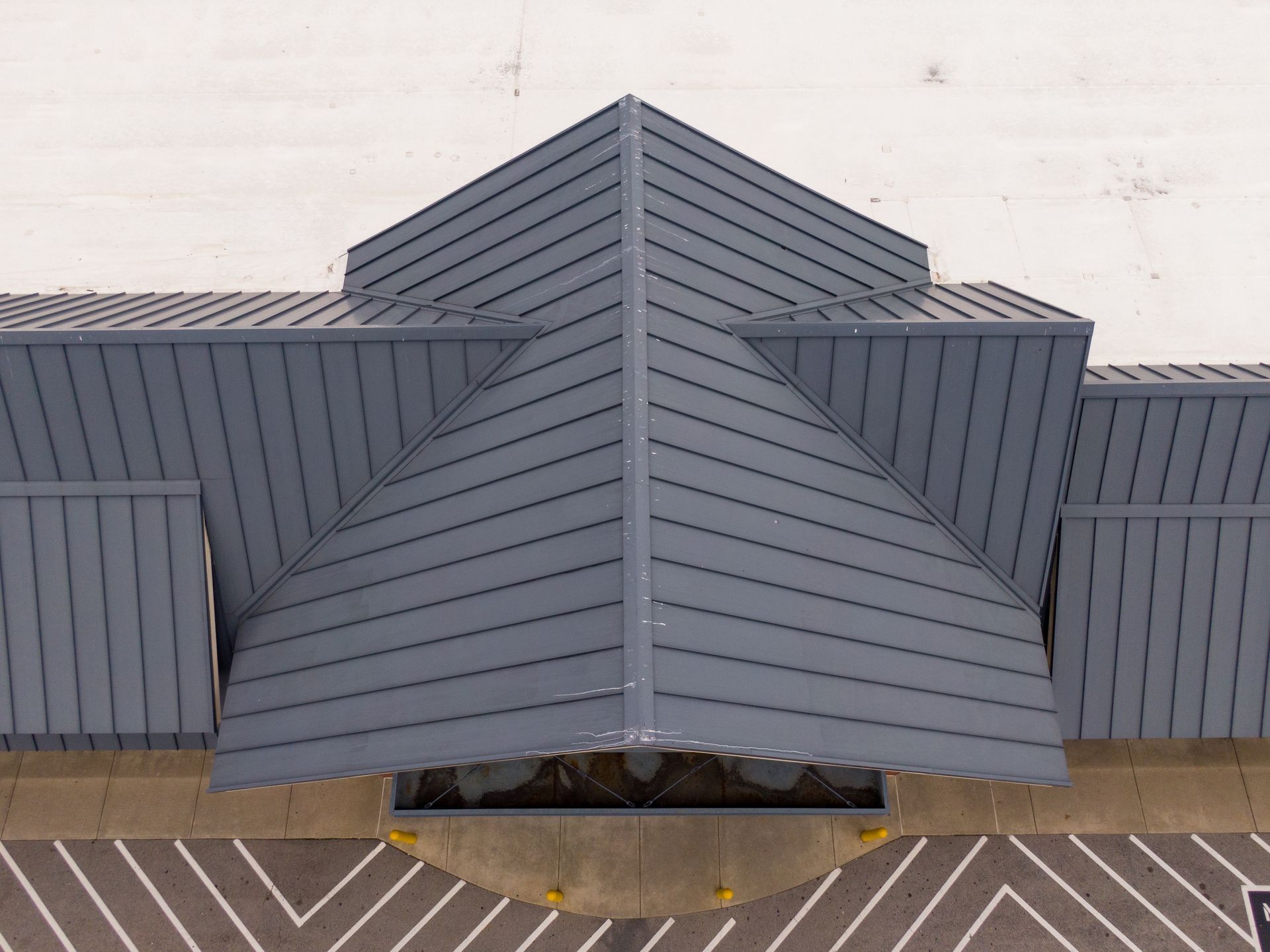 Commercial roofing service in Ballwin, MO