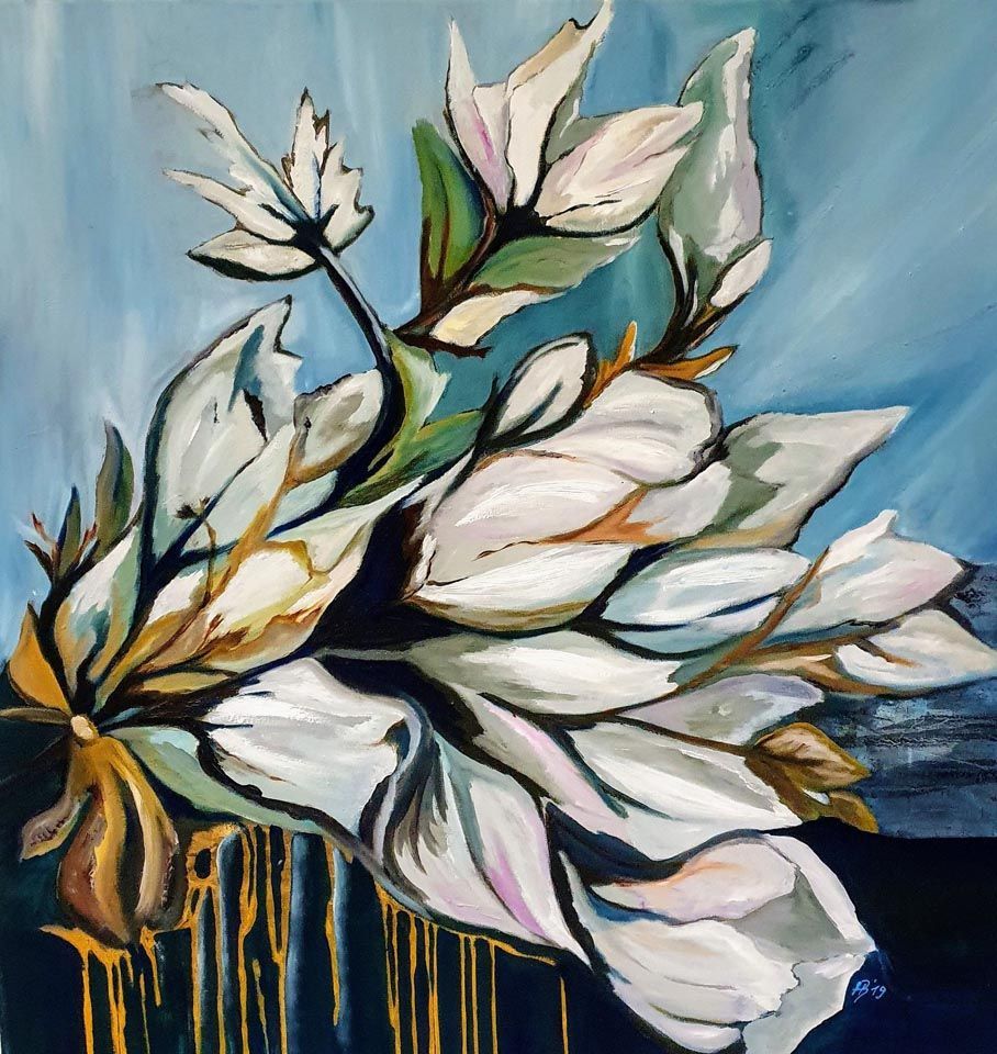 Ein Gemälde von weißen Blumen auf blauem Hintergrund