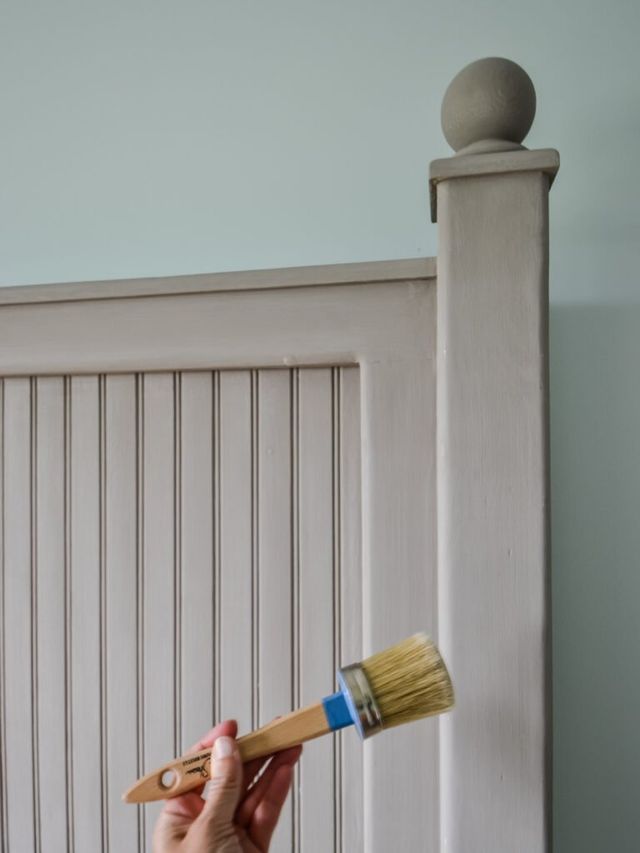 How To Chalk Paint an Old Bed to Make It Look New! - kateschwanke