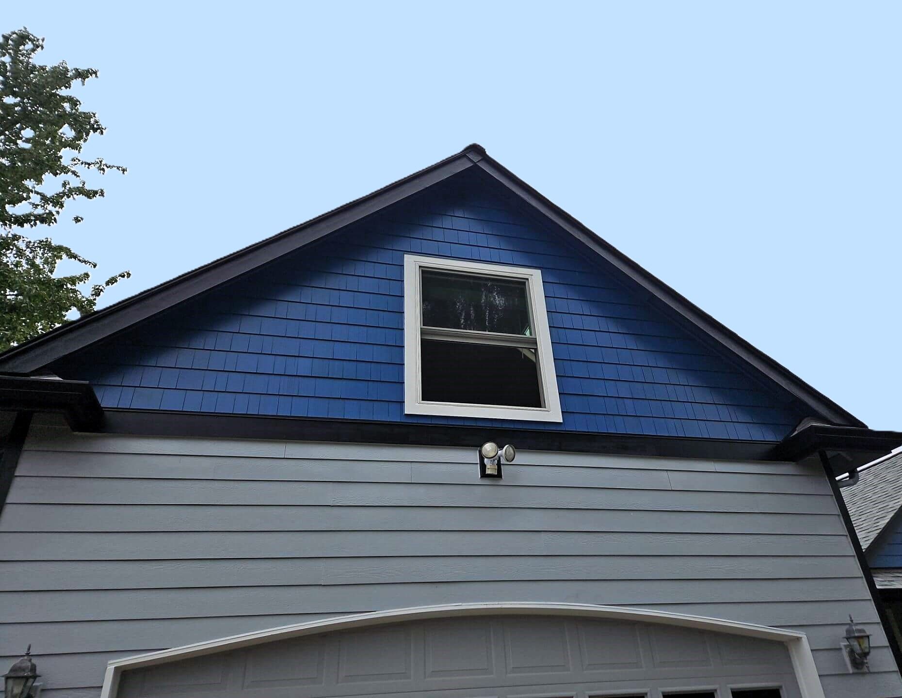 Professional siding installation on a Eugene, Oregon home