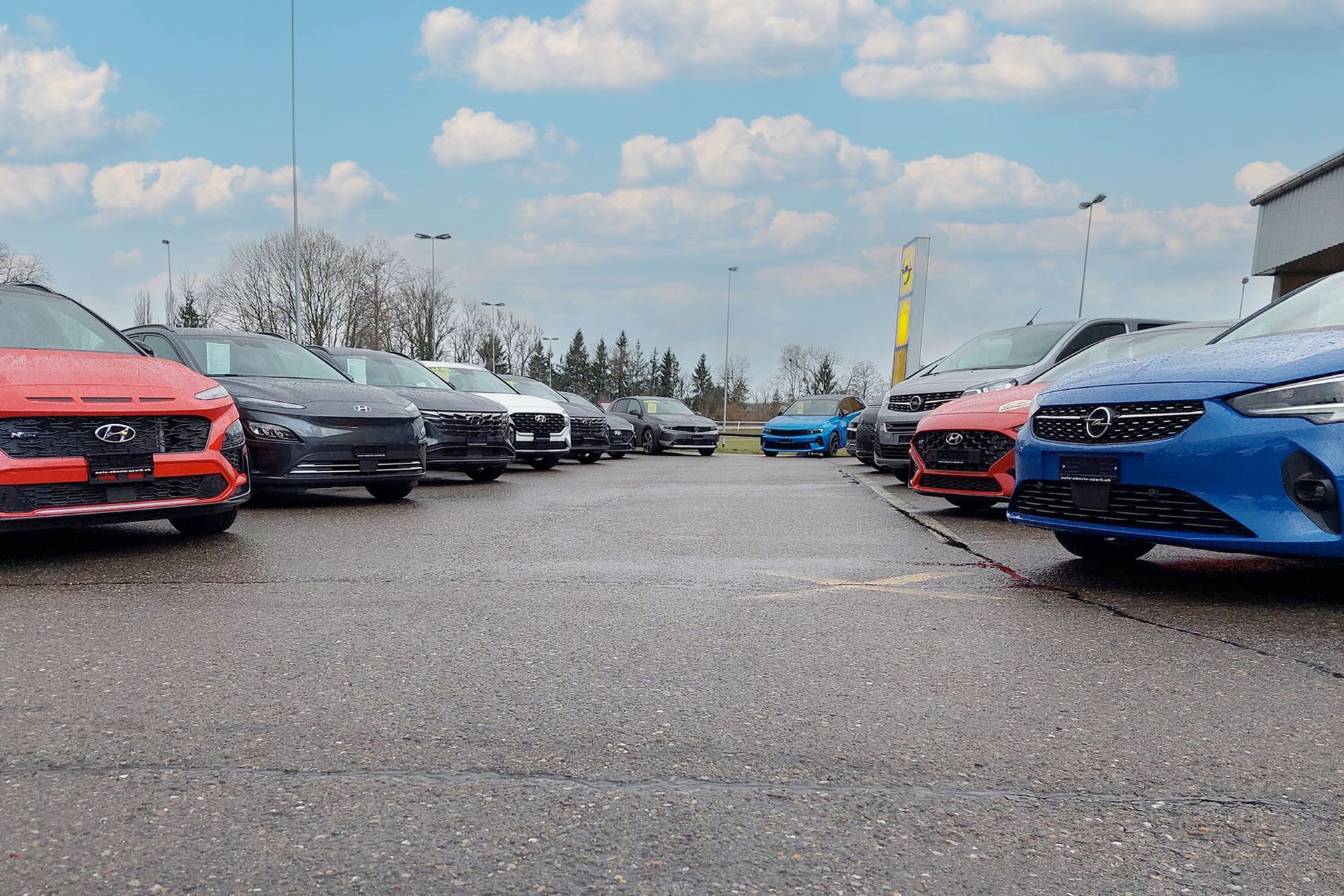 Die Auto Eberle Uzwil AG ist offizieller Vertriebspartner der Marken Opel und Hyundai. Die Auto Eberle Uzwil AG ist offizieller Vertriebspartner der Marken Opel und Hyundai.