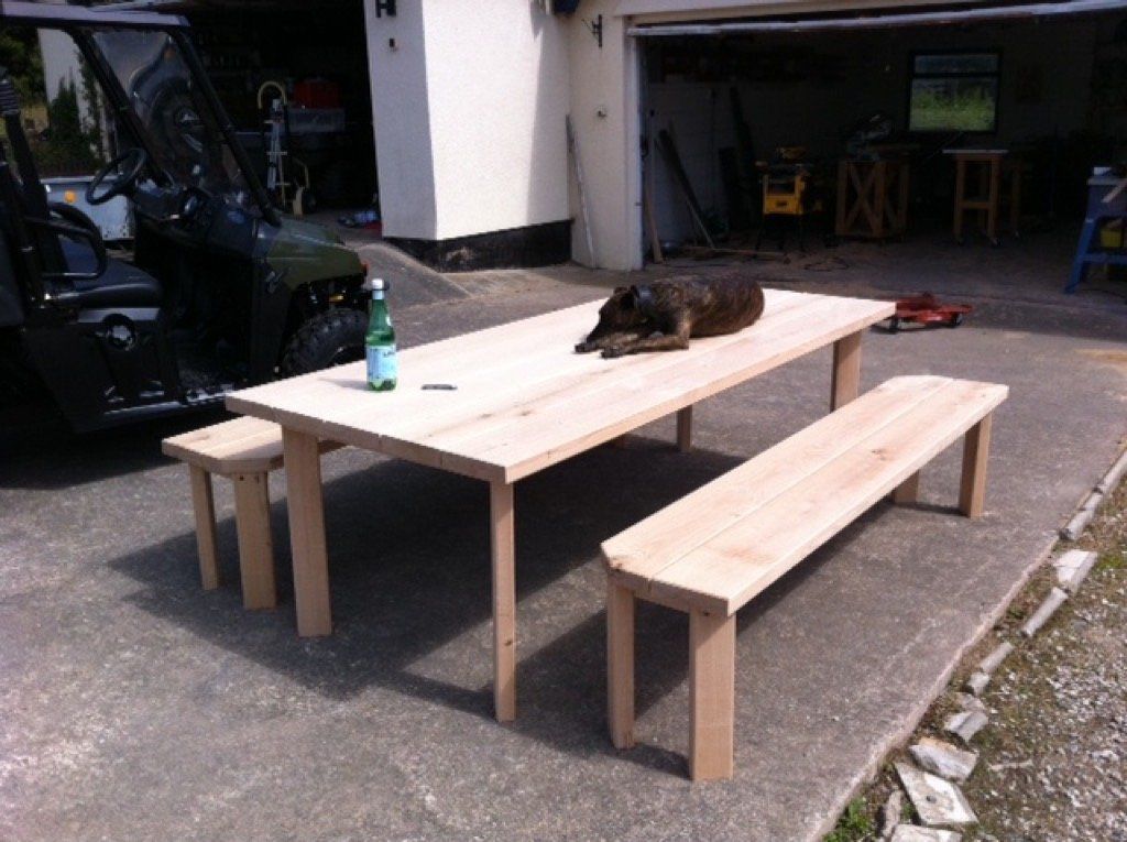 oak table and bench