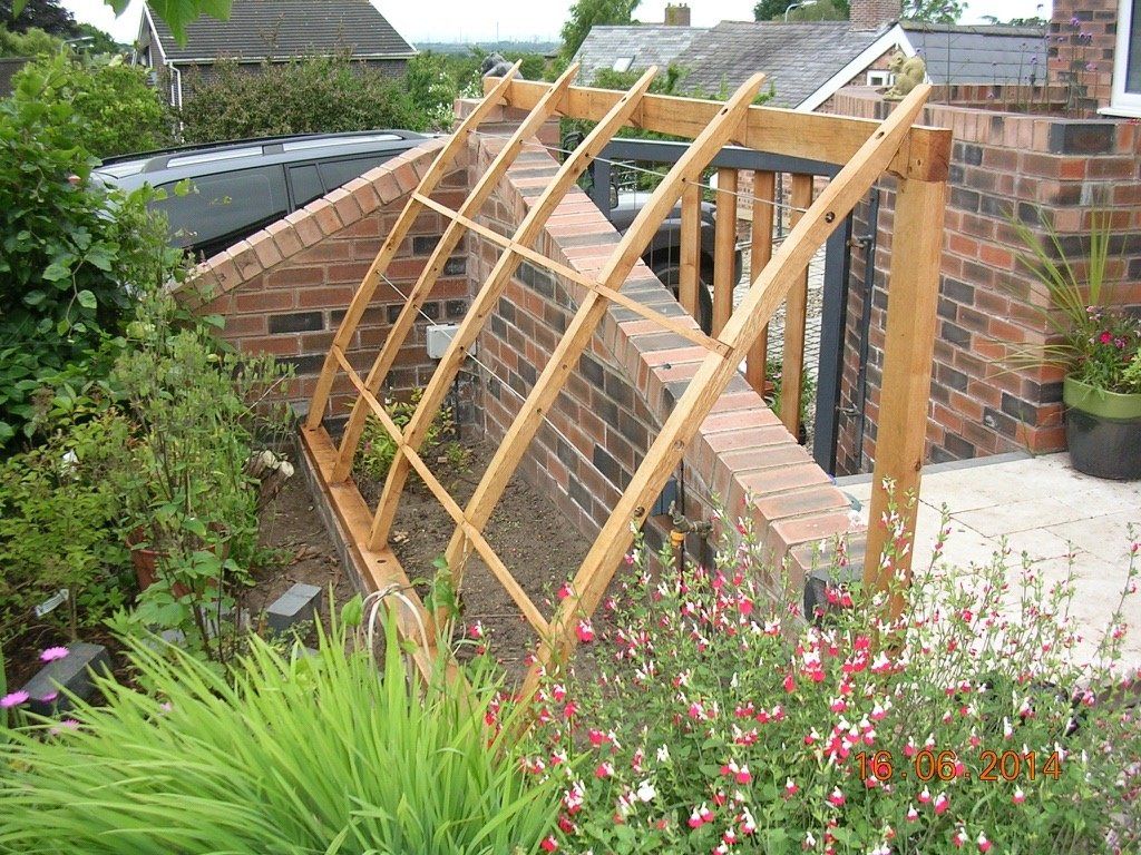 oak decorative features