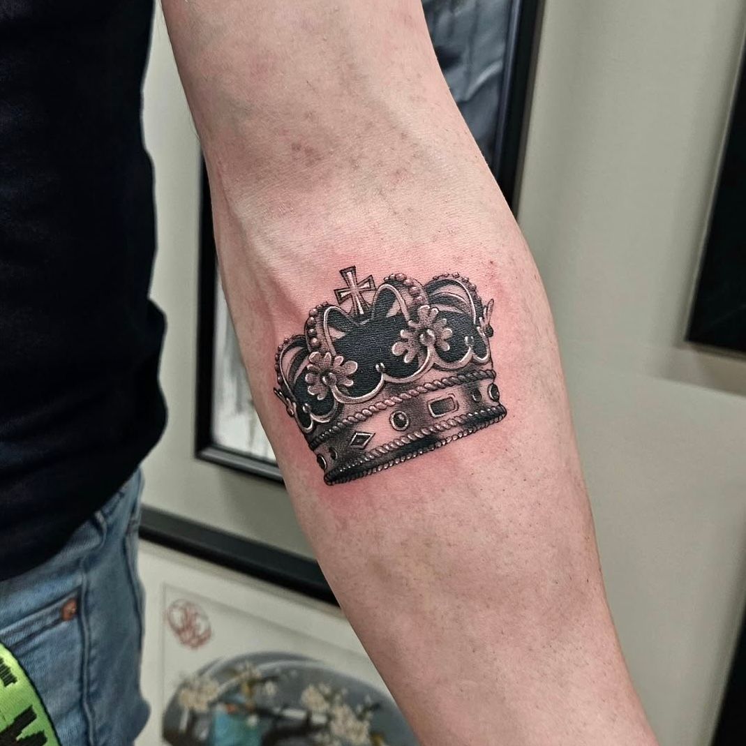 Crown Tattoo by Ian Wang at Black Gold Tattoo Co in Edmonton Alberta Canada