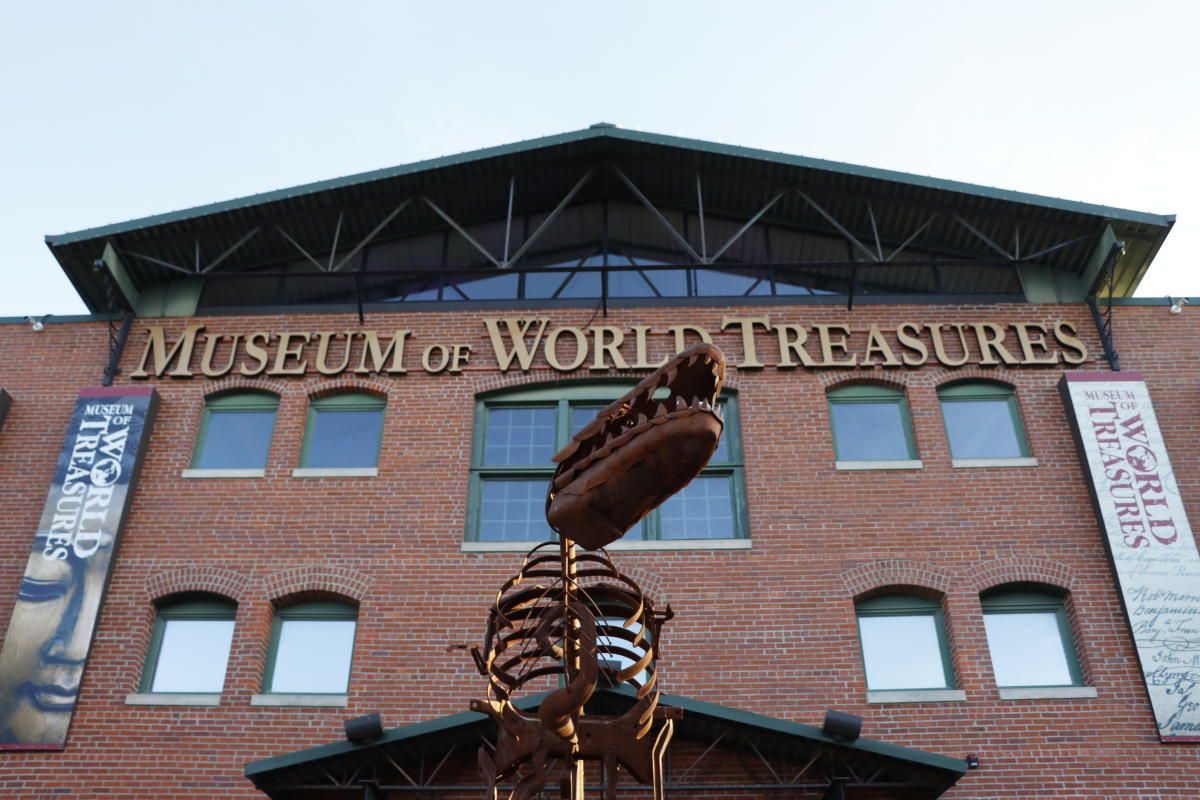 The museum of world treasures is located in a brick building