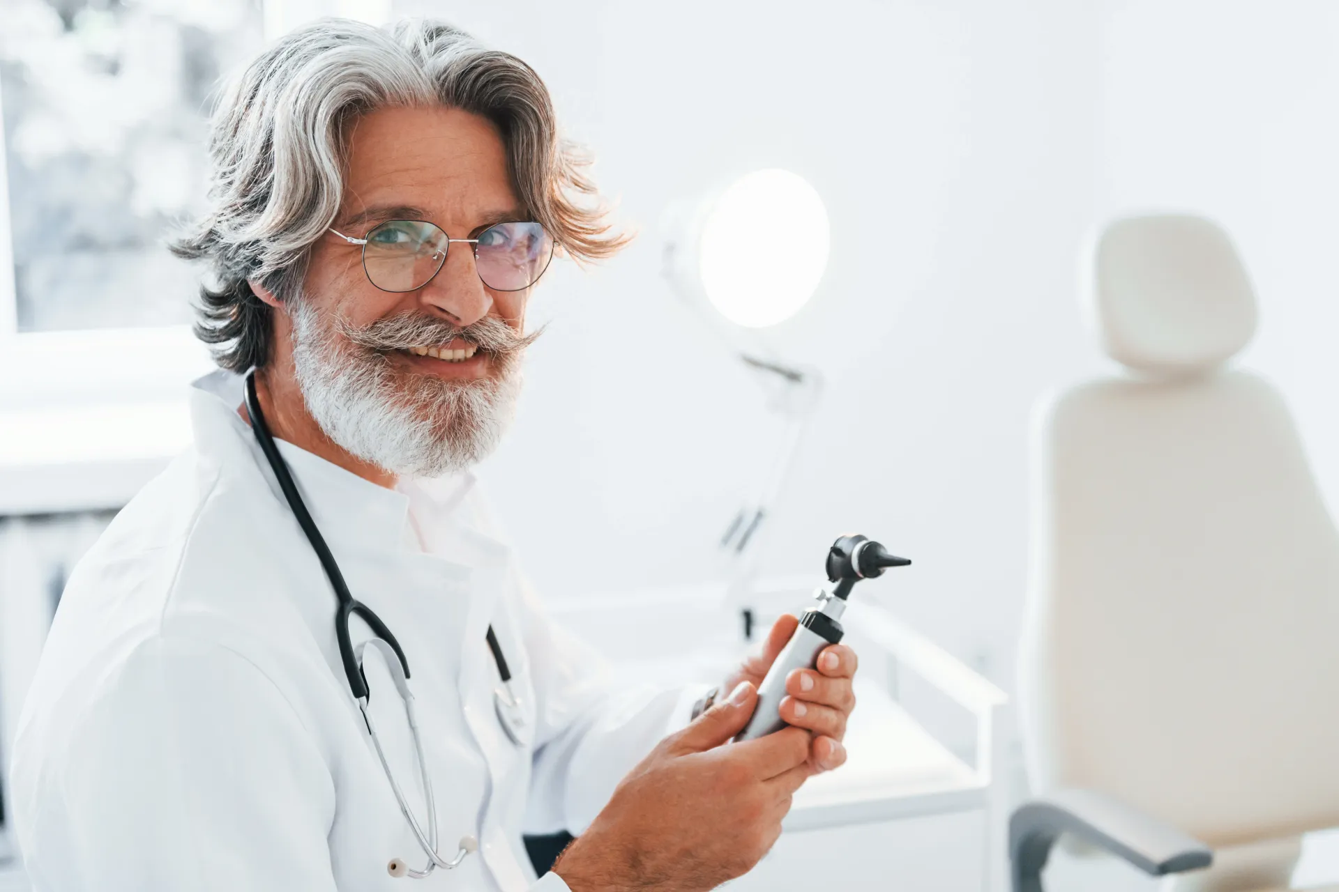 O Que Faz um Médico Infectologista? Entenda a Importância