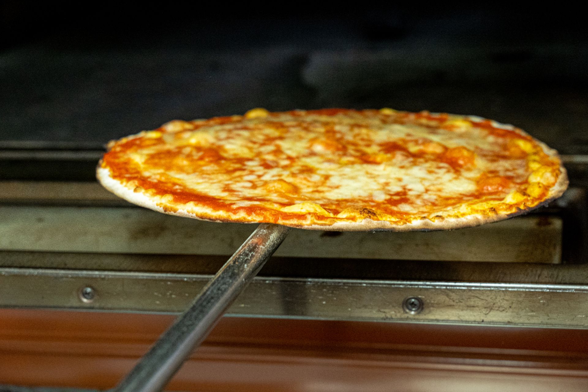 baking a roman pizza