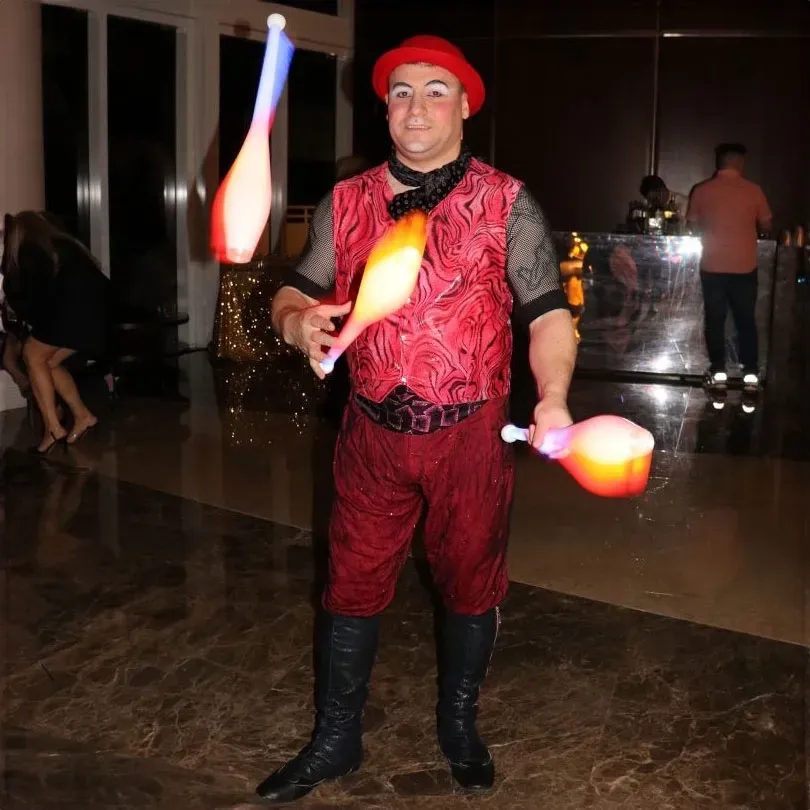 Milanus Circus, Miami, FL, juggler.