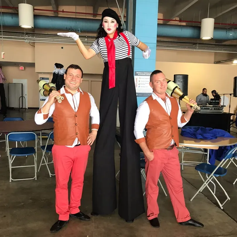 Milanus Circus, Miami, FL, mime and jugglers.