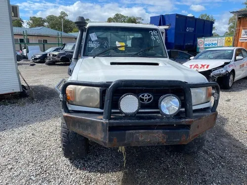Toyota Landcruiser — Willawong, QLD — National Wreckers