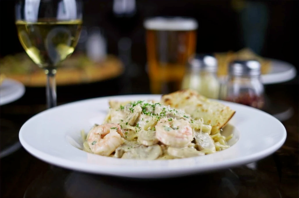 Shrimp Linguine with Garlic Bread