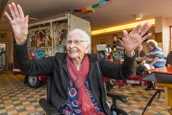 lachyoga voor ouderen