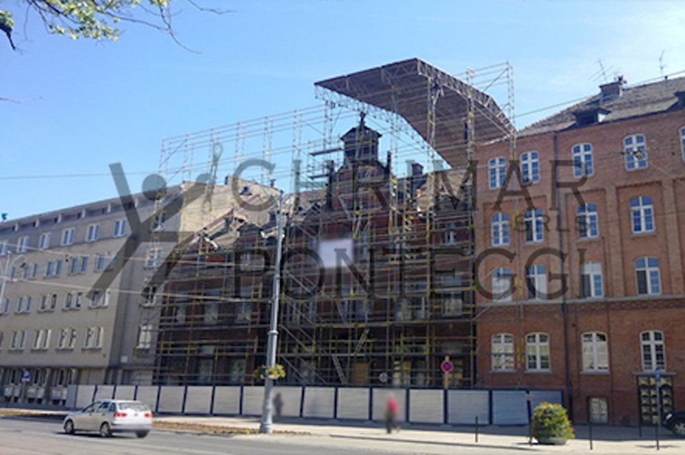 ponteggi e scale aeree