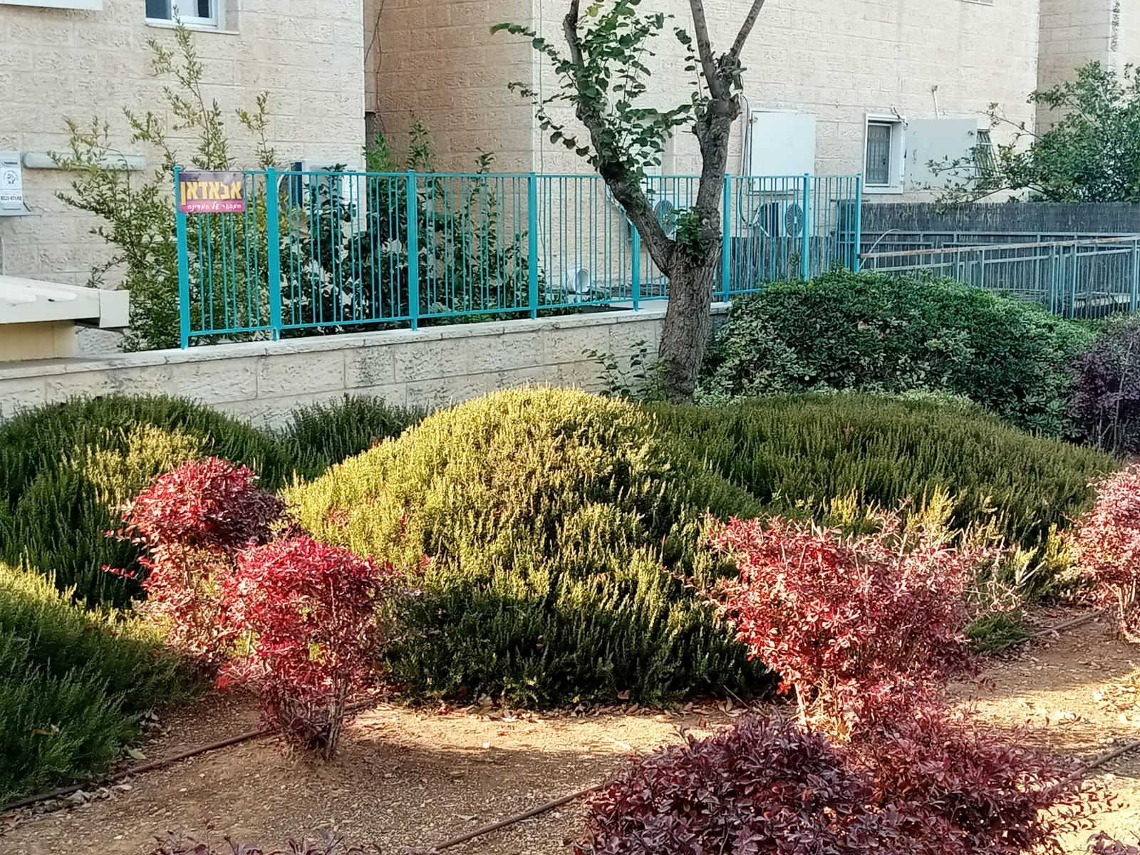 מעקות חוץ מברזל