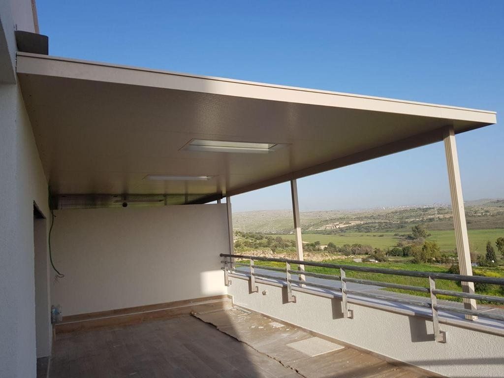 גגות ומבנים מפנלית