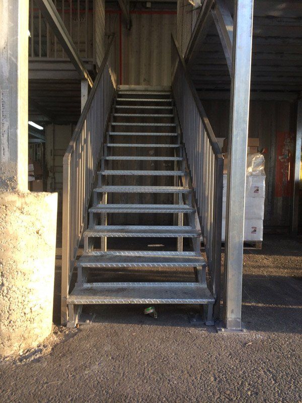 מדרגות בהתאמה אישית