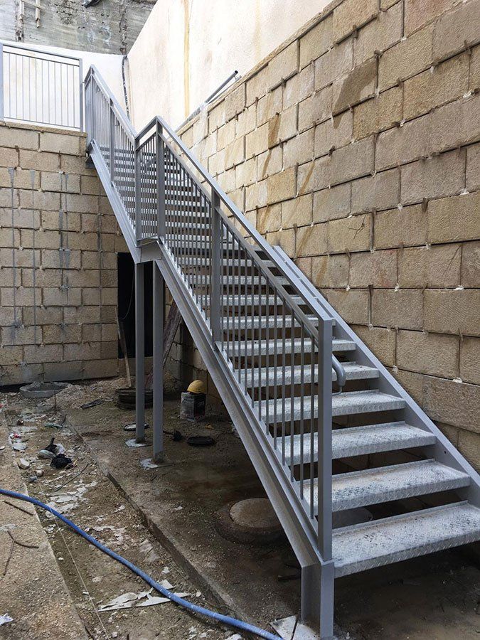 מדרגות בהתאמה אישית