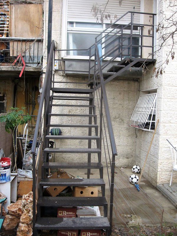 מדרגות בהתאמה אישית