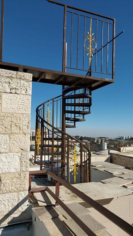 מדרגות בהתאמה אישית