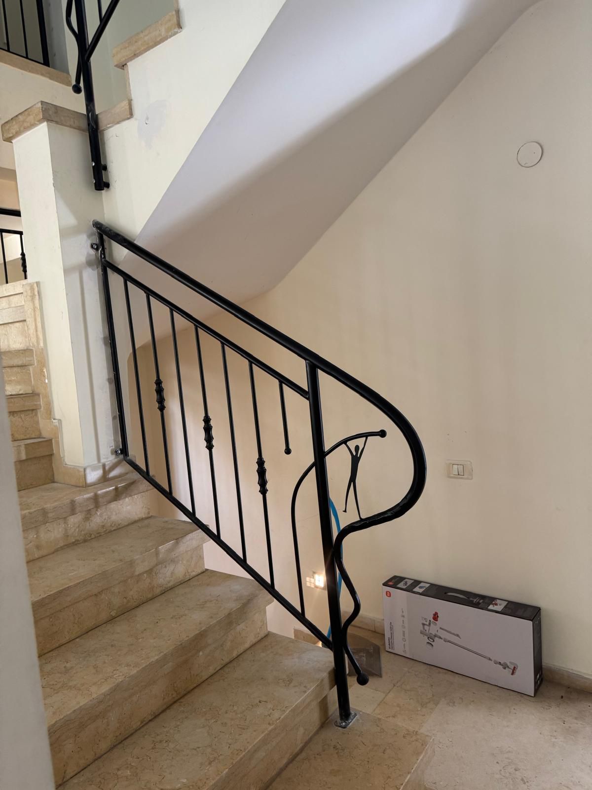 מעקה למדרגות פנים