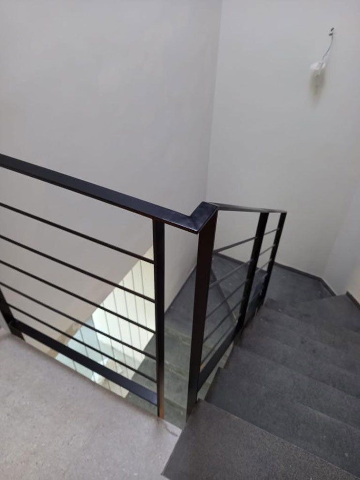 מעקה פנים ירושלים