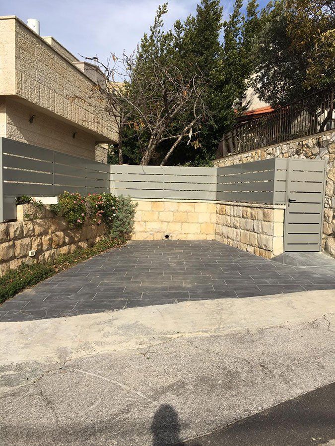 מעקות חוץ מברזל