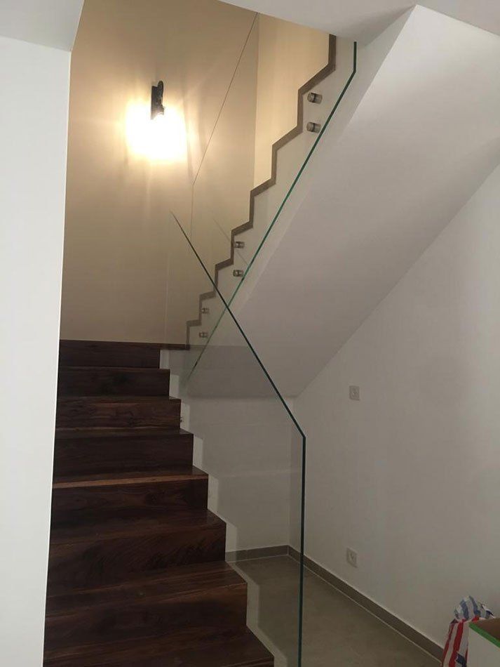 מעקה פנים ירושלים