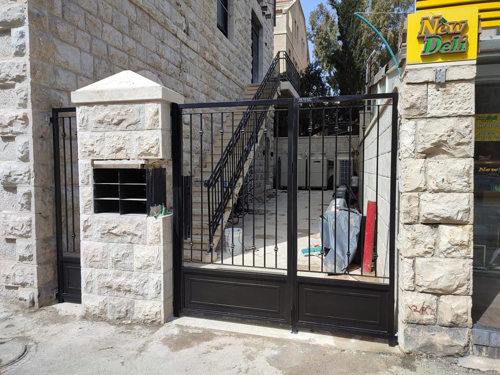 שערים מעוצבים