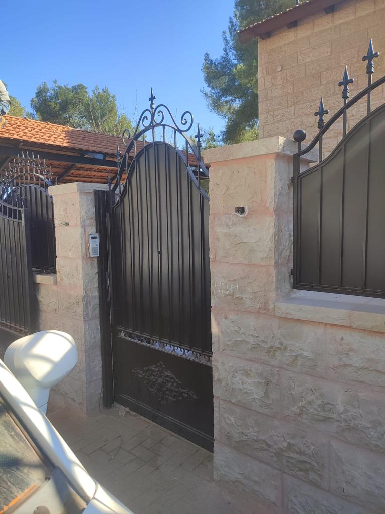 שערים מברזל