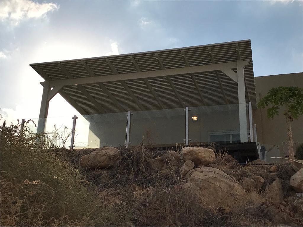 גגות ומבנים מפנלית