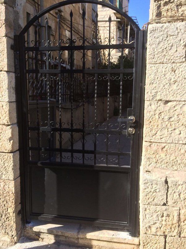 שערים מברזל