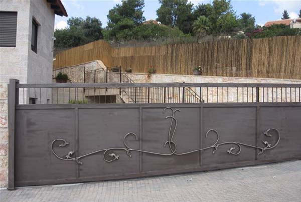 שערים מברזל