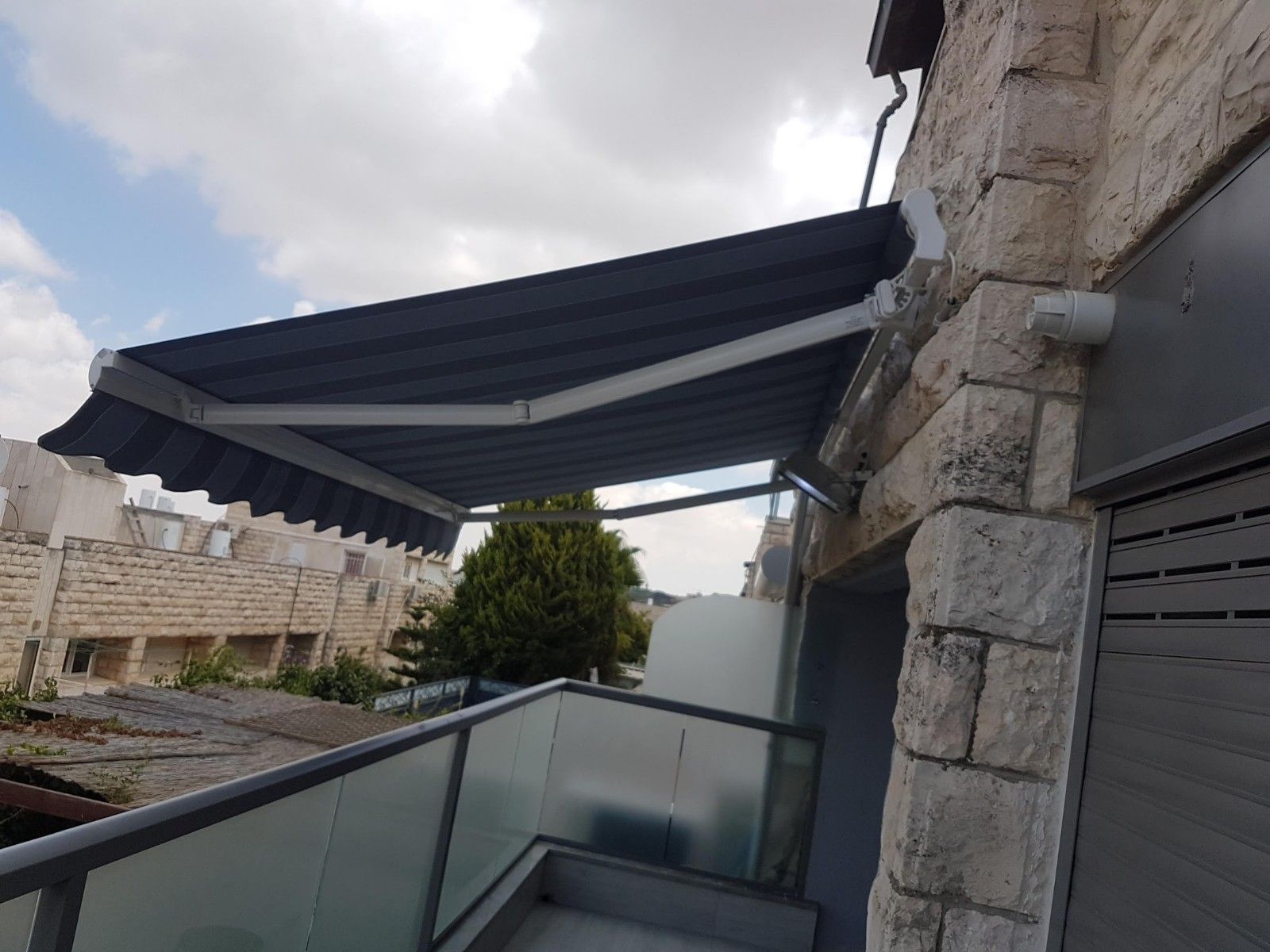 סוכך זרועות חשמלי