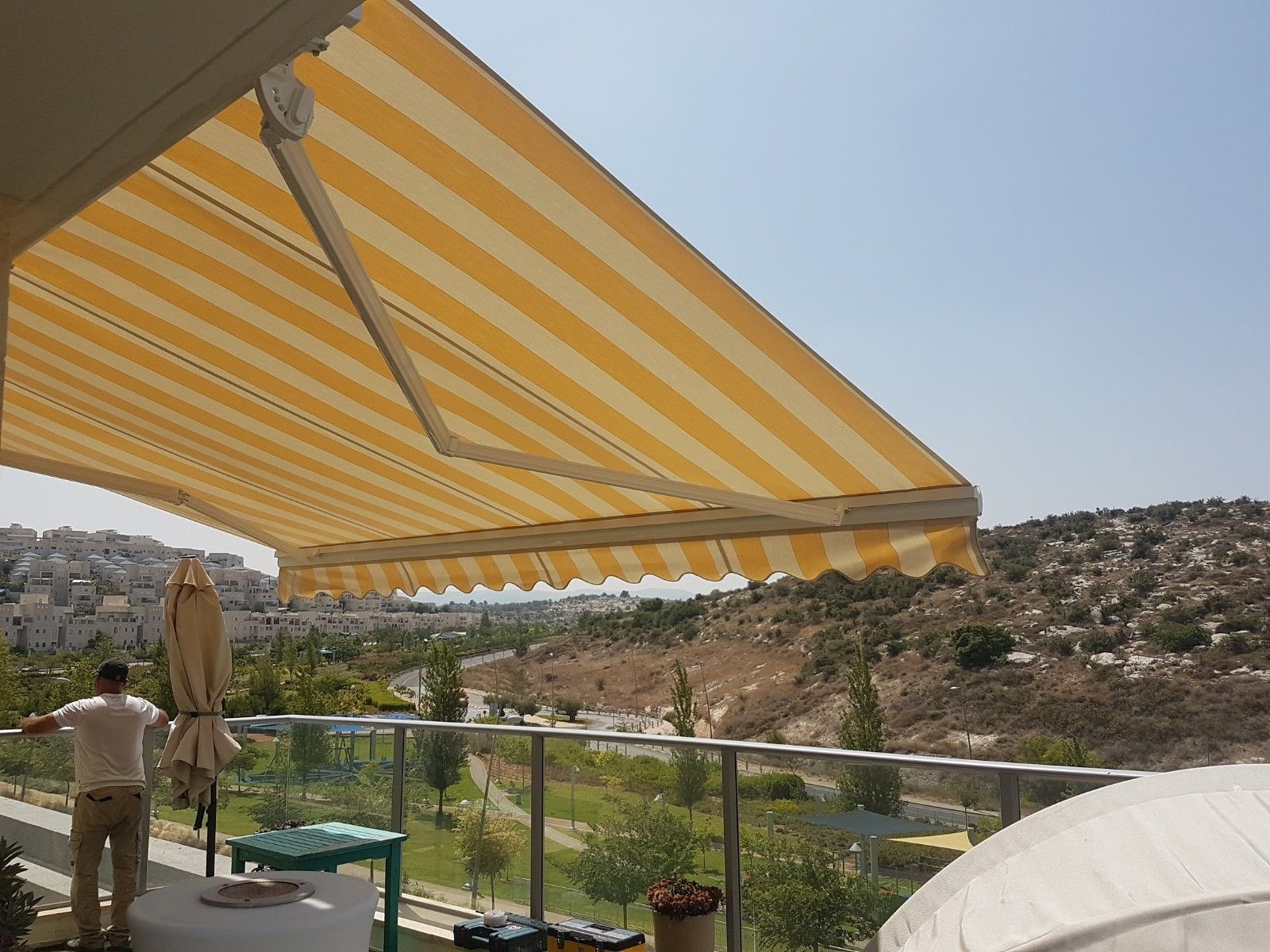 סוכך זרועות חשמלי