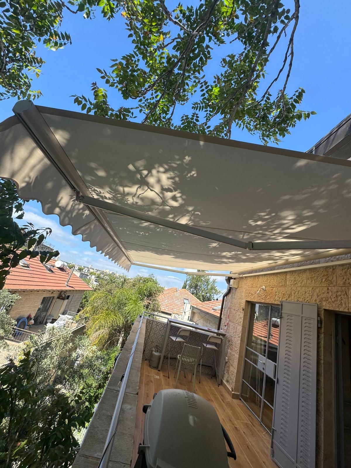 סוכך זרועות חשמלי