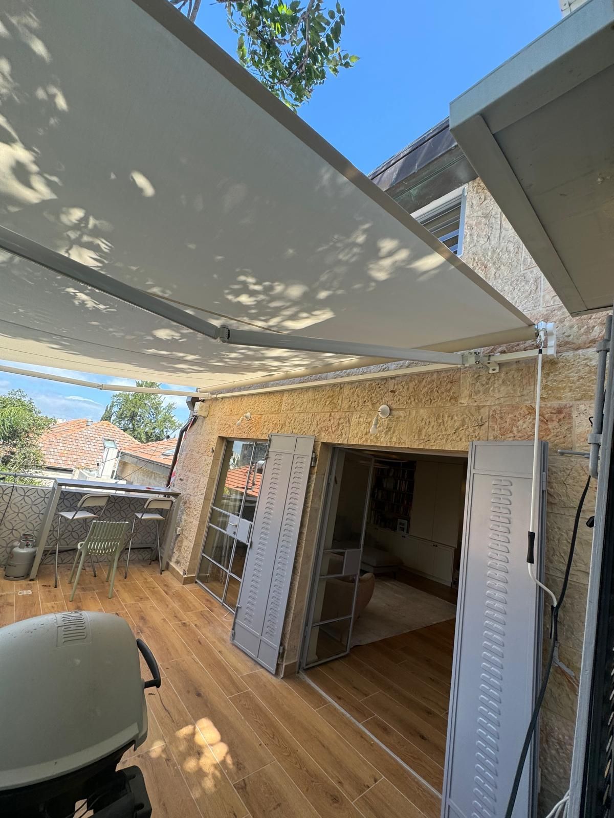 סוכך זרועות חשמלי