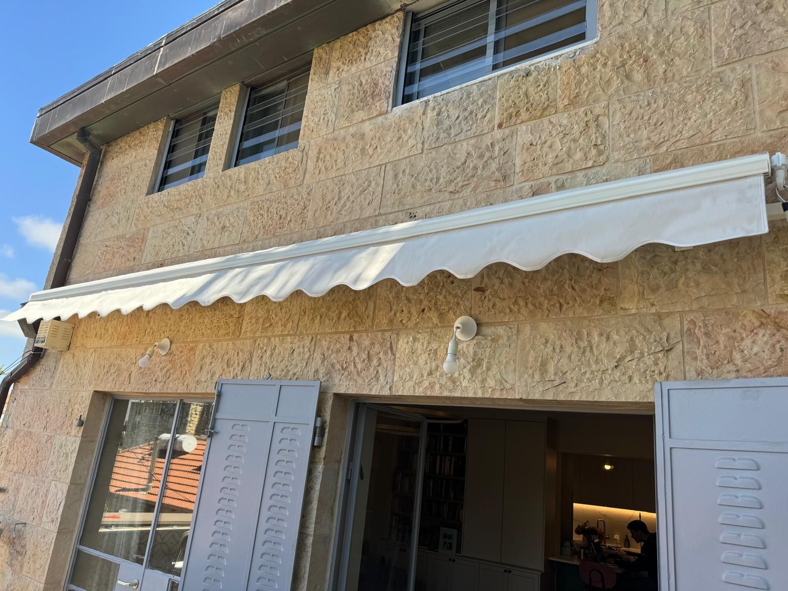 סוכך זרועות חשמלי