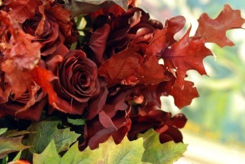Composizione con rose rosse