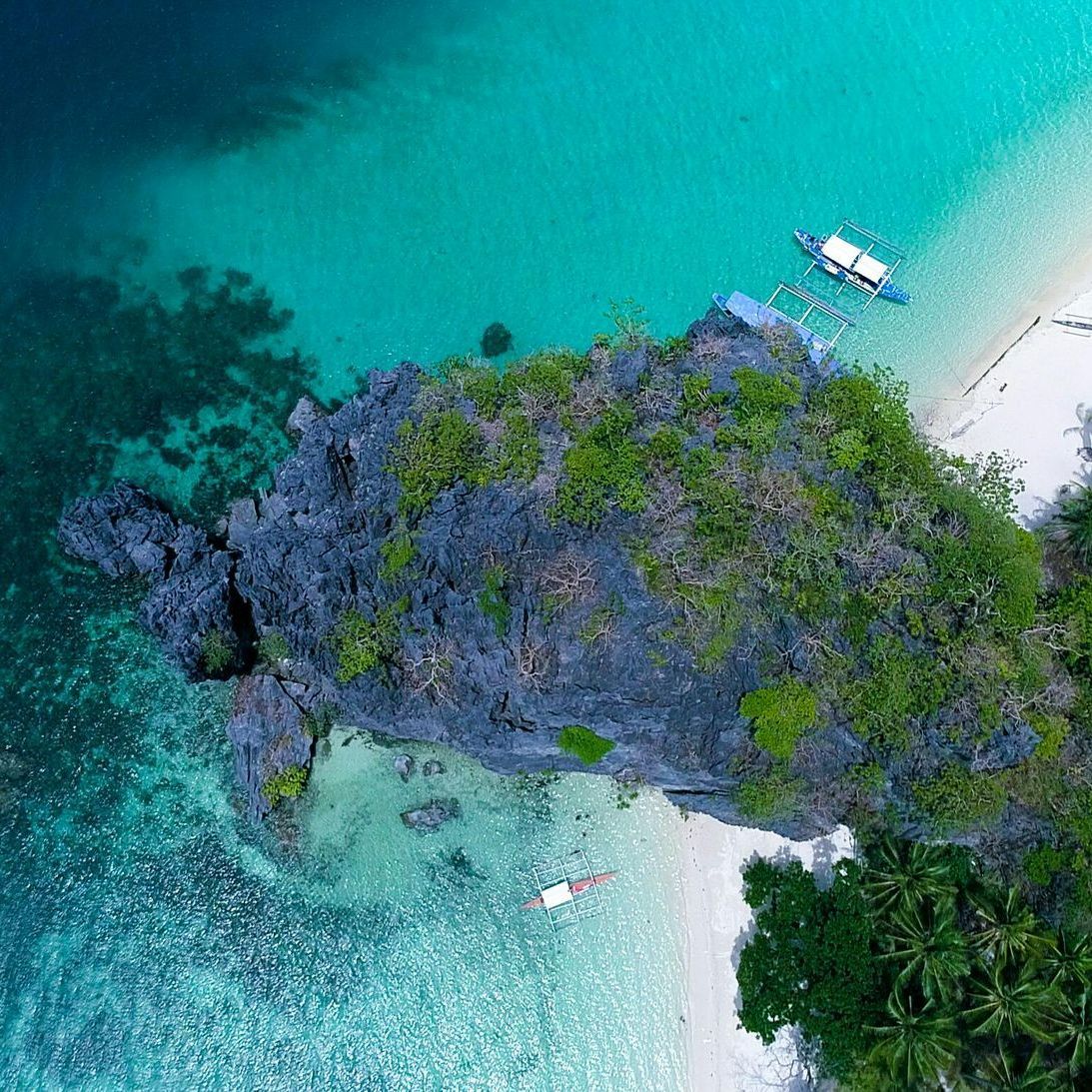 An aerial view of a turquoise waters in Puerto Princes Palawan